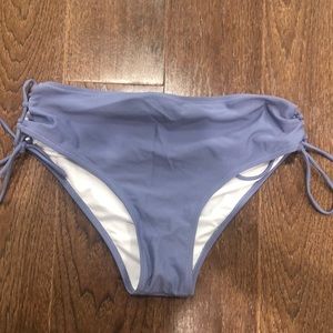 Blue/purple cupshe swim bottoms. Size small